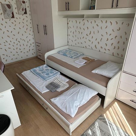 Ana'S 2 Bedrooms Lovely Flat Подгориця Екстер'єр фото