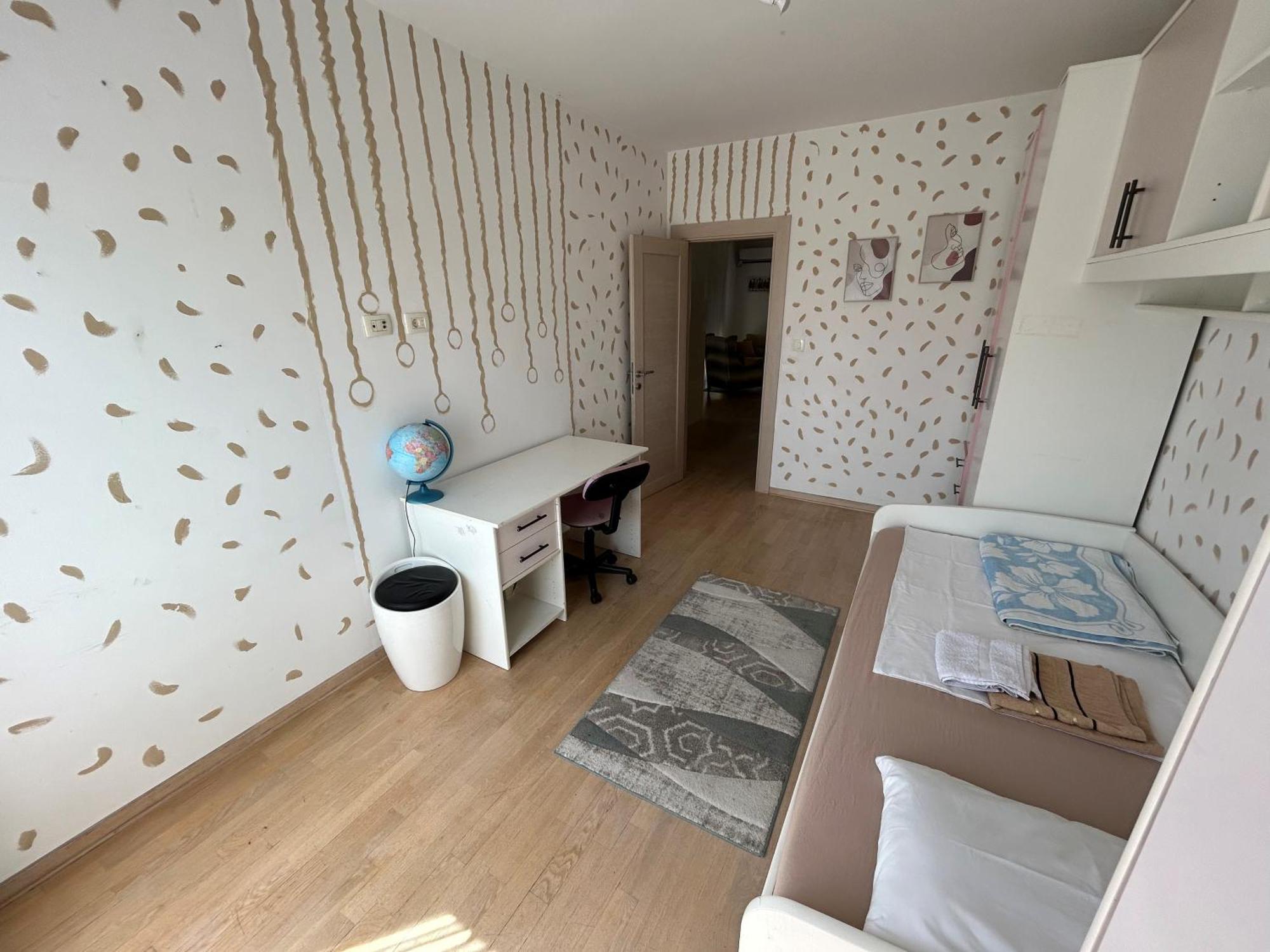 Ana'S 2 Bedrooms Lovely Flat Подгориця Екстер'єр фото